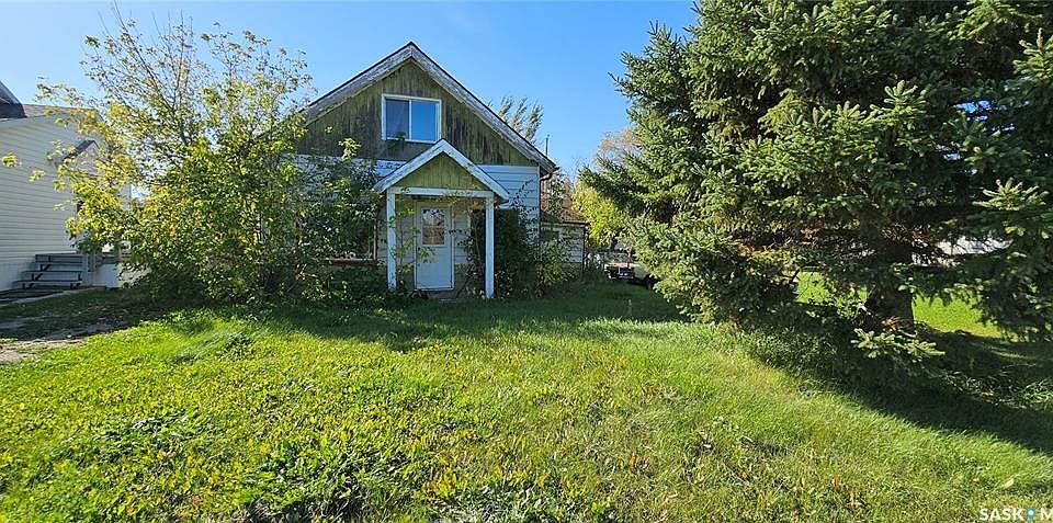1st image of 216 2nd Ave S