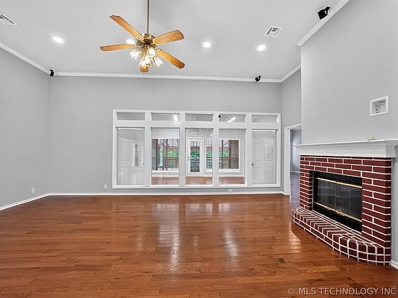 5th image of 9624 S 67th East Ave