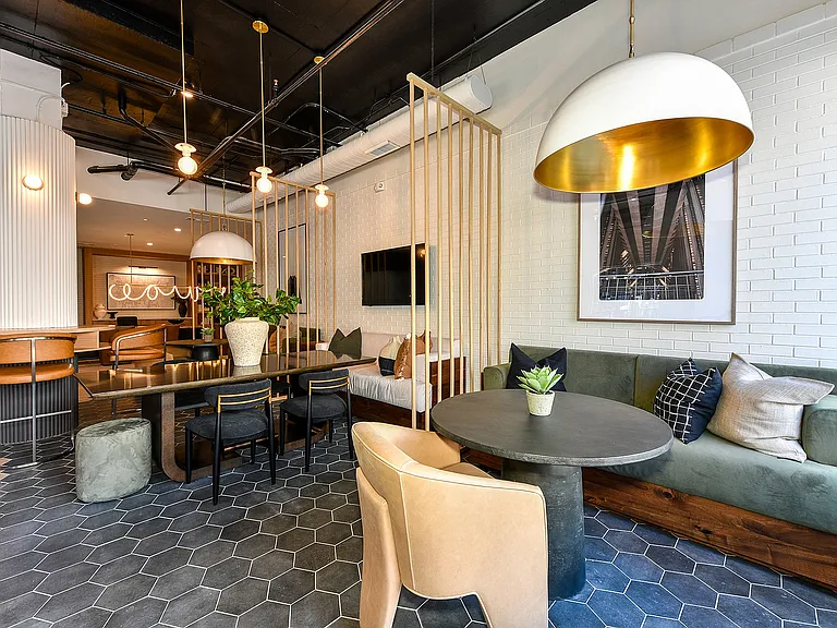 Avana on Main — Photo 8