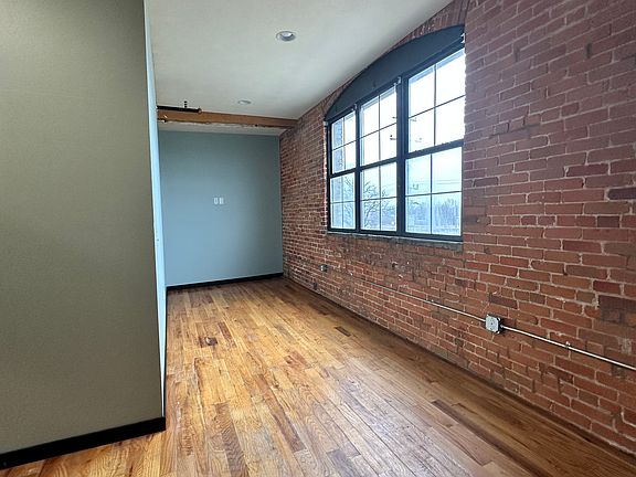 5th image of 317 S Elm St APT 420