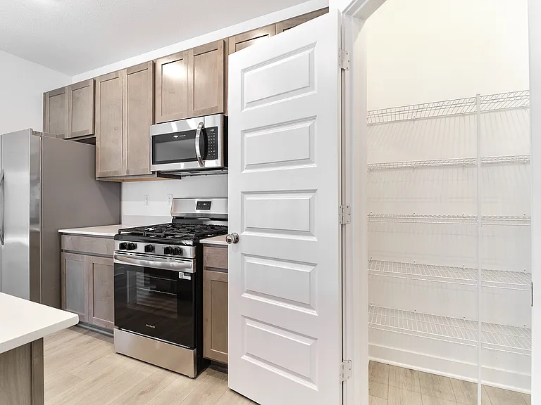 422 Eisenhower St — Photo 23