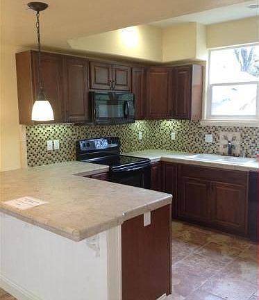 3rd image of 7906 Auburn Blvd