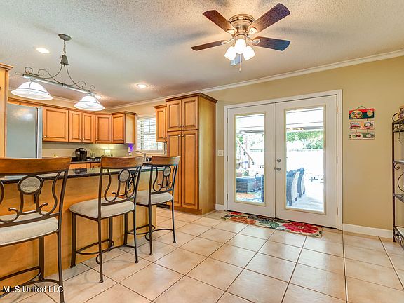 4th image of 317 Annette Ln