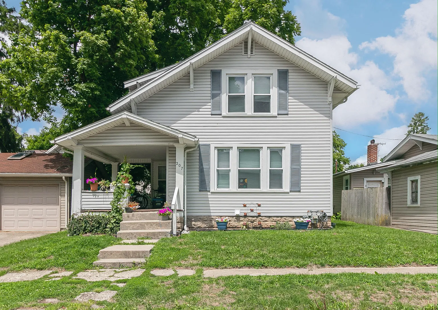 207 E Brown Ave photo 1