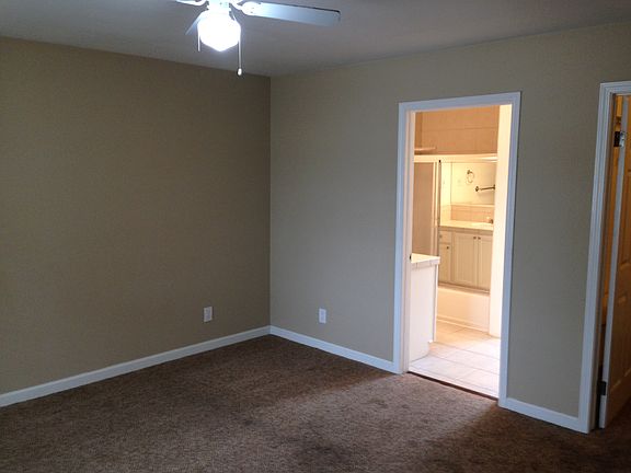 4th image of 1612 E Briarvale Ave