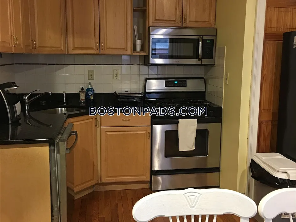 1493048444-1031-tremont-st-4