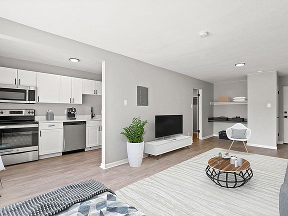 2nd image of 1424 N Pearl St APT 101