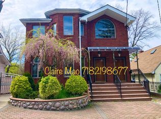 4212 248th St #2, Little Neck, NY 11363