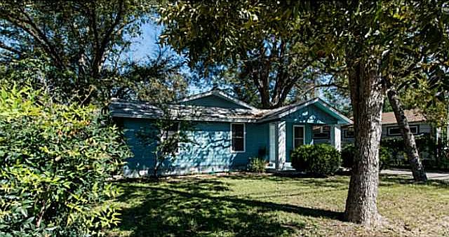 1st image of 3010 Govalle Ave