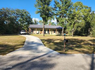 1758 Owen Dr, Chipley, FL 32428