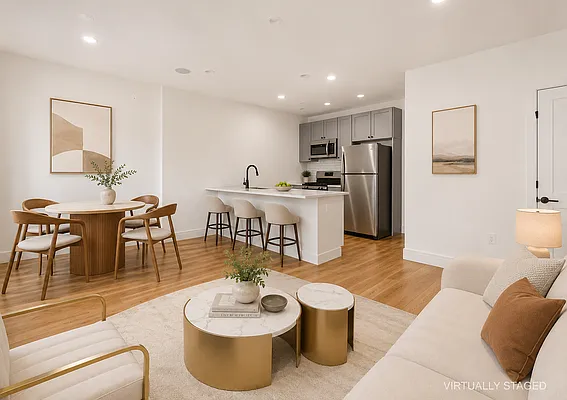 Living room, photo 1