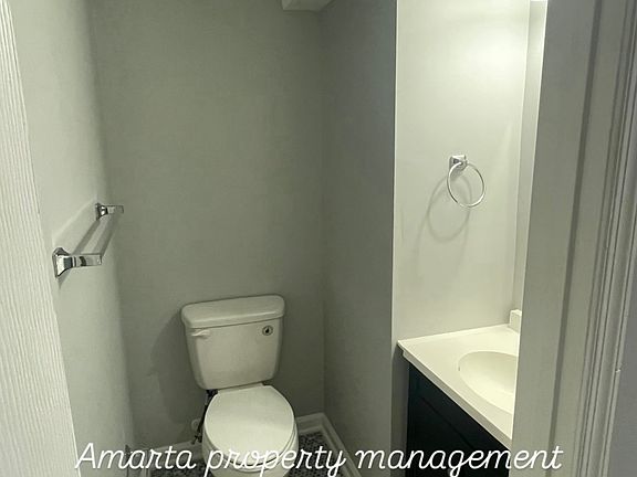 5th image of 1413 Meridian Pl NW #1B