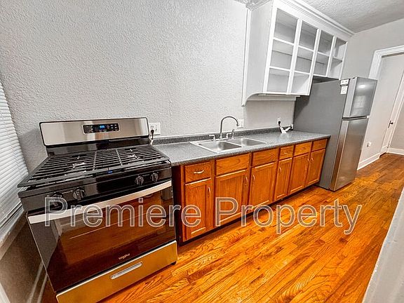 5th image of 2830 Harrison St APT 1S