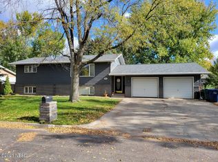 14 16th St SE, Watertown, SD 57201