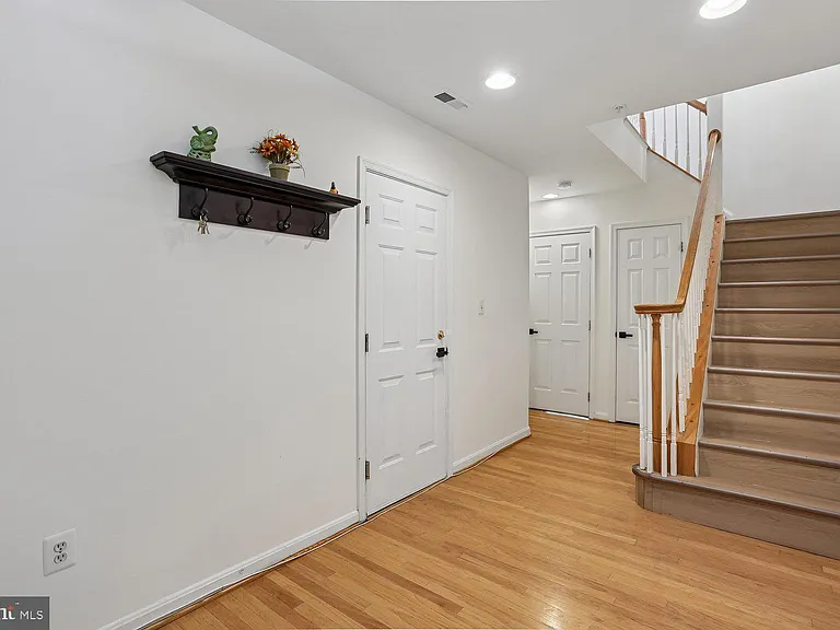 46 Waddington Ln — Photo 6