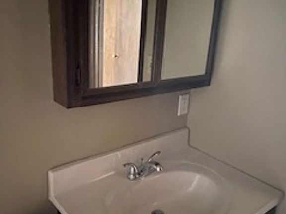3rd image of 4942 Dubois Dr APT 4