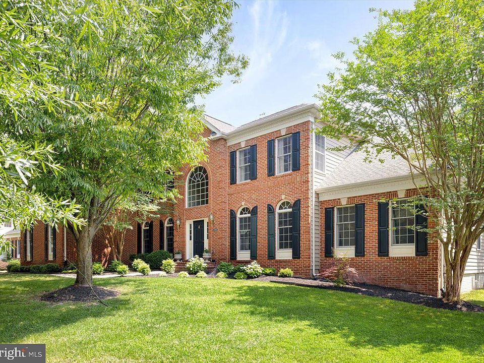 1st image of 23284 Meadowvale Glen Ct
