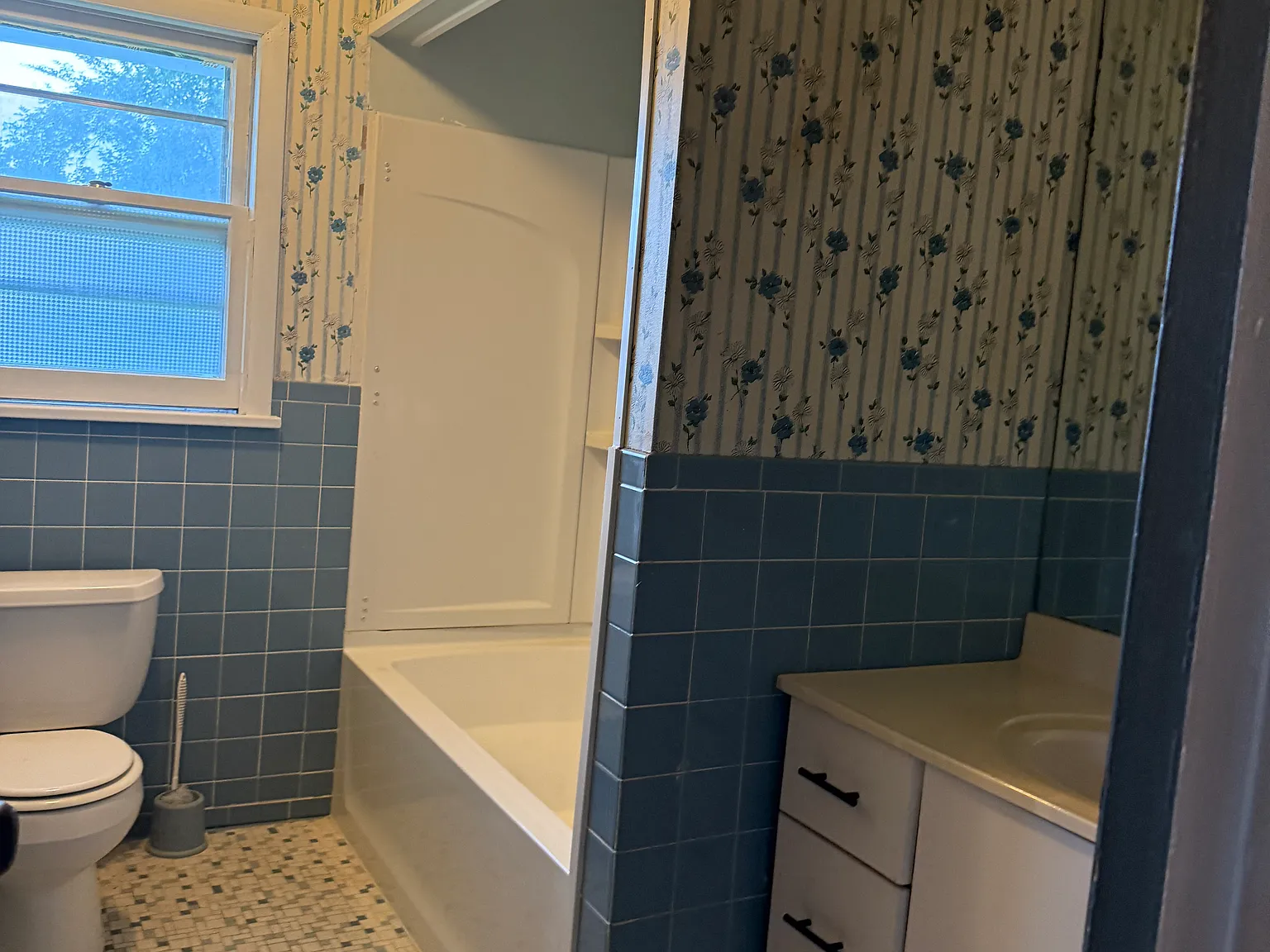 3 bed, 1340 sqft, $2,400 — Photo 4