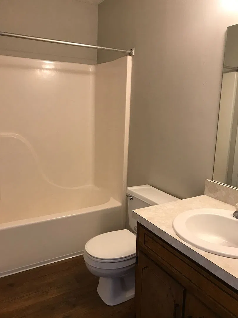 Colonial Square Apartments - Hueytown, AL — Photo 4