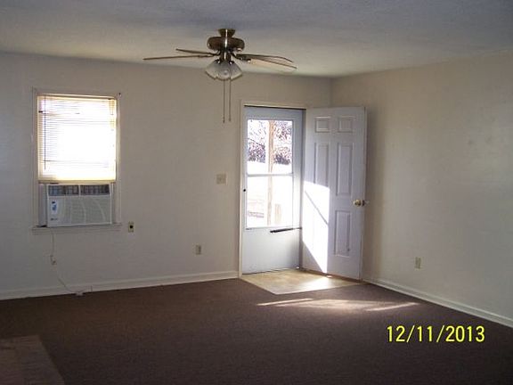 3LivingRoom_12122013