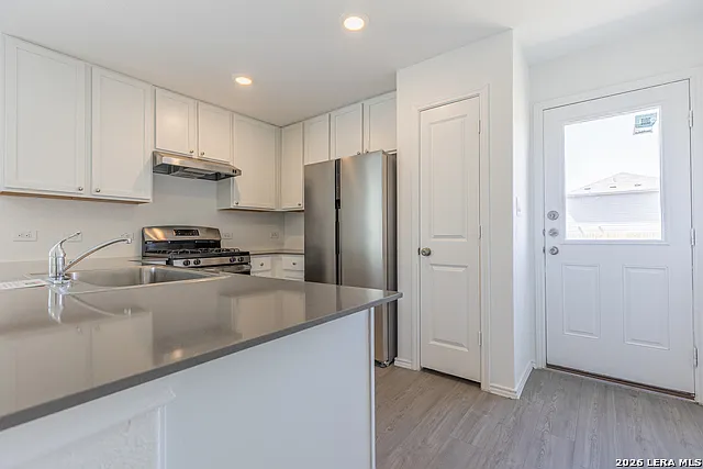 12932 Lake Fryer St — Photo 9