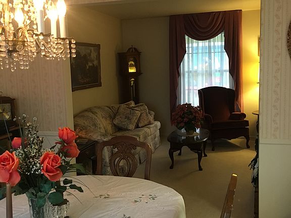 5th image of 2195 Belle Meade Dr