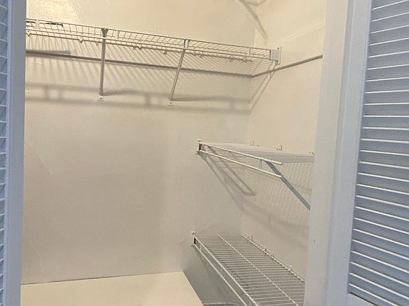 4th image of 2470 Clay St #3