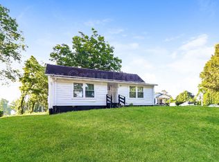 709 S Davis Ave, Newton, NC 28658