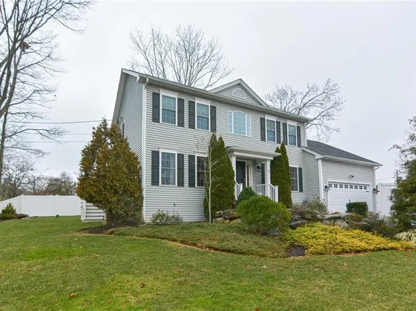 2 Miller St, Barrington, RI 02806