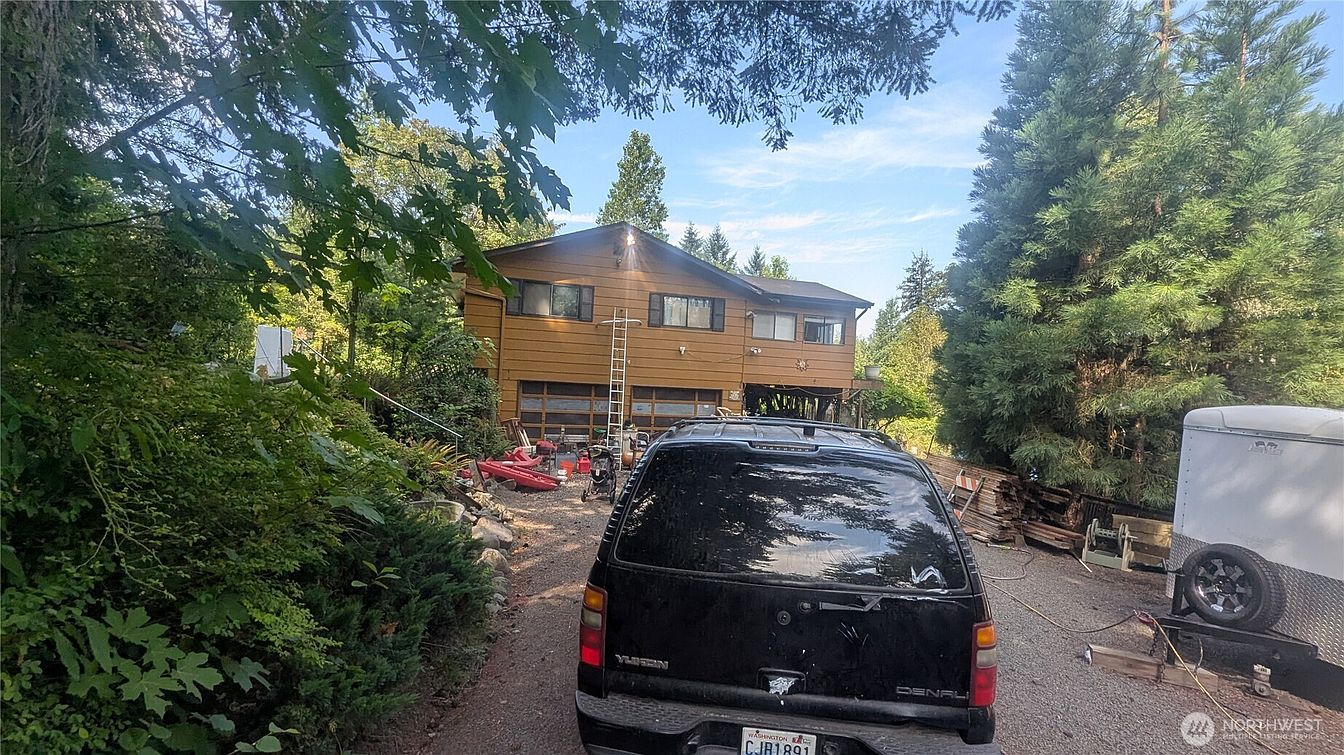 2nd image of 163 Loop Road