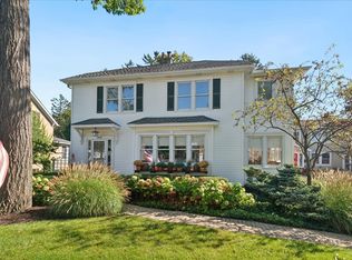 1083 Griffith Rd, Lake Forest, IL 60045