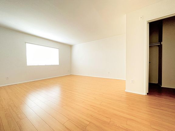 3rd image of 1345 S Westgate Ave APT 305