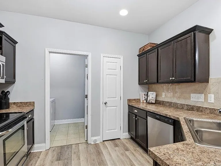 601 Collinwood Dr — Photo 11