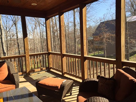 Wonderful screened in porch!