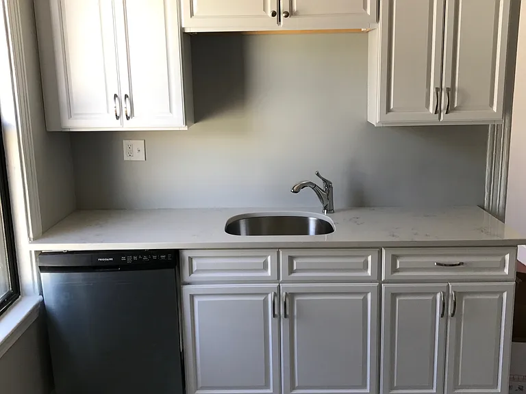 682 Columbia Rd #3 — Photo 6
