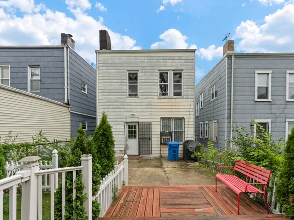 296 Pearsall Avenue image 18 of 18