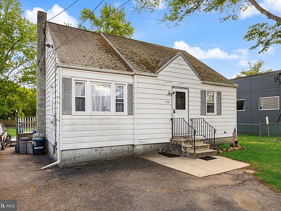 2nd image of 913 Northwood Ave