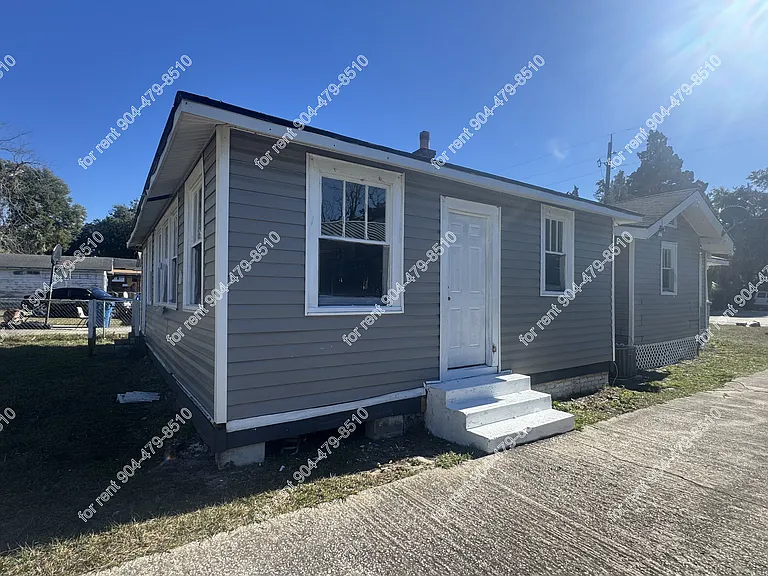1243 Ida St — Photo 3