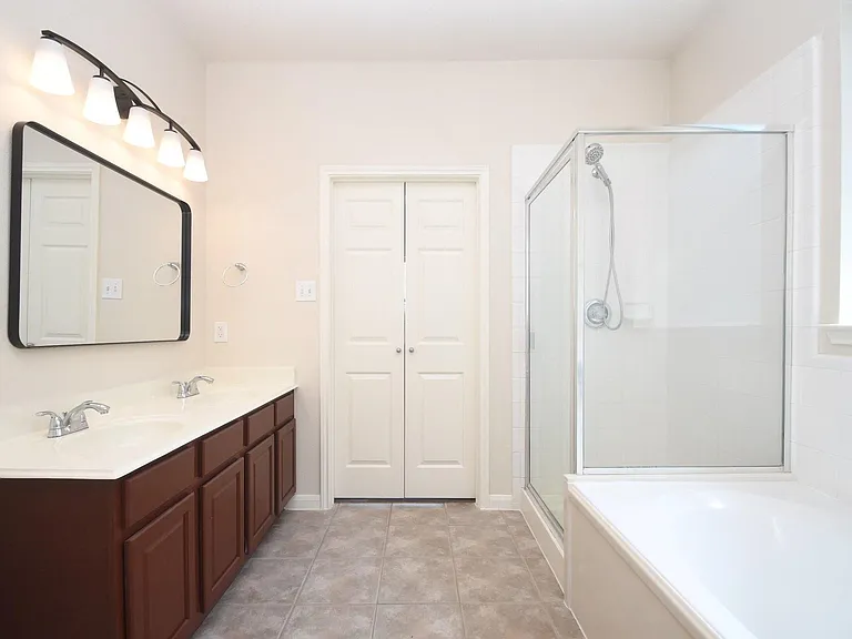 13111 Rippling Creek Ln — Photo 19
