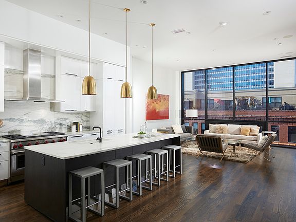 4th image of 676 N Kingsbury St #Penthouse 05