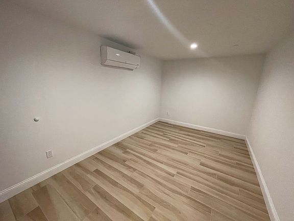 4th image of 27-15 27th St #2