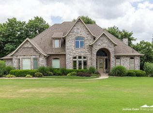 1178 Trail Bluff Dr, Fayetteville, AR 72703