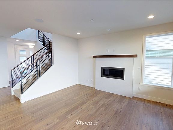 3rd image of 20309 8th Avenue NW #1