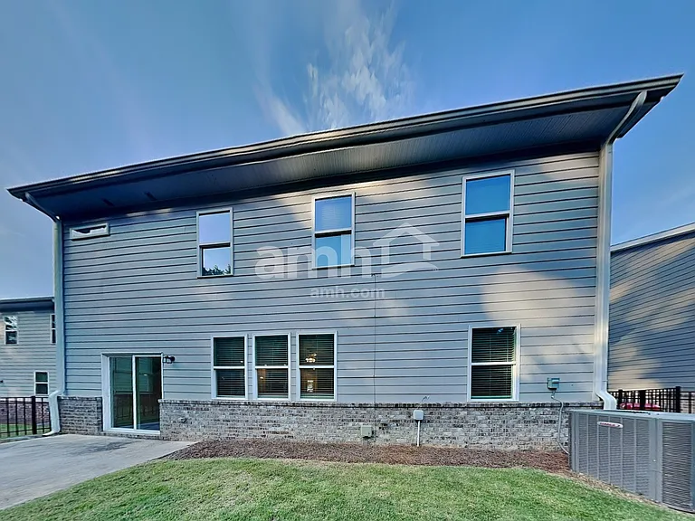 1120 Ashlyn Ct — Photo 24