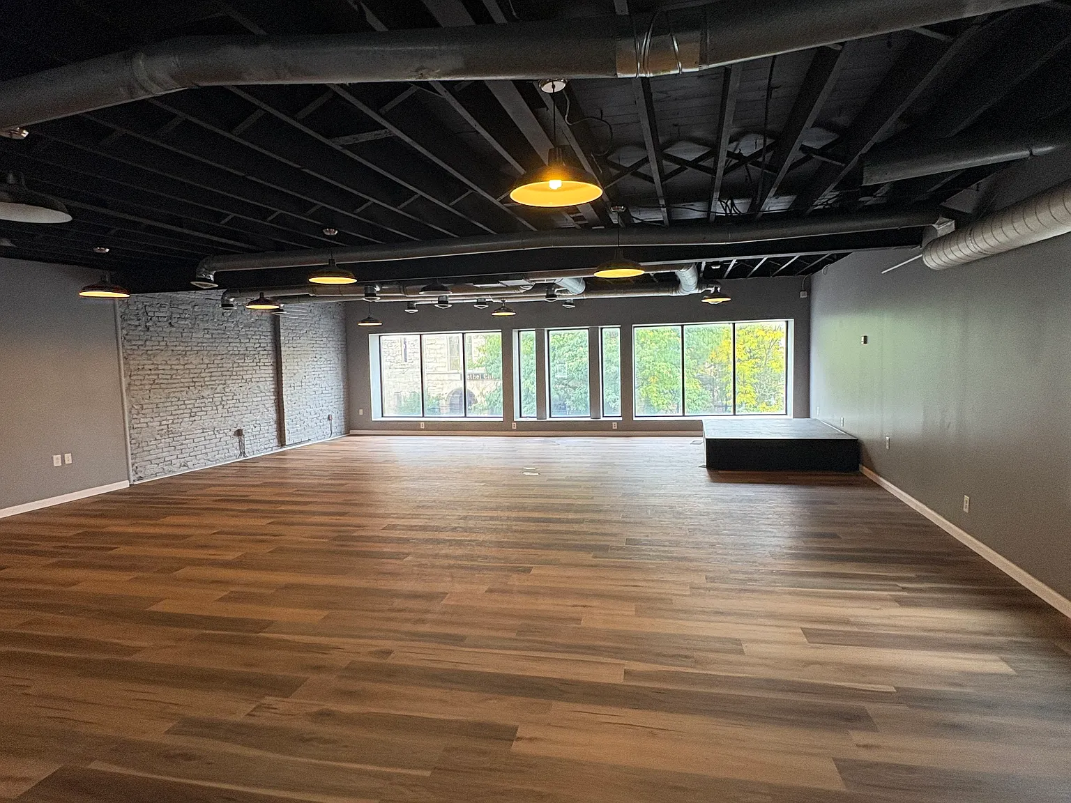 1 bed, 1.5 bath, 2000 sqft, $1,650 — Photo 1