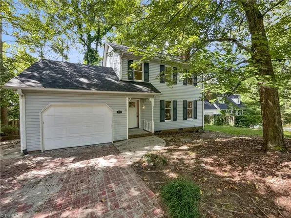 111 Brookleigh Ct, Trinity, NC 27370