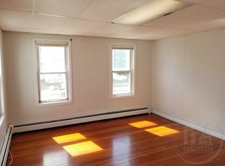 30 Mulberry St FLOOR 1, Pawtucket, RI 02860