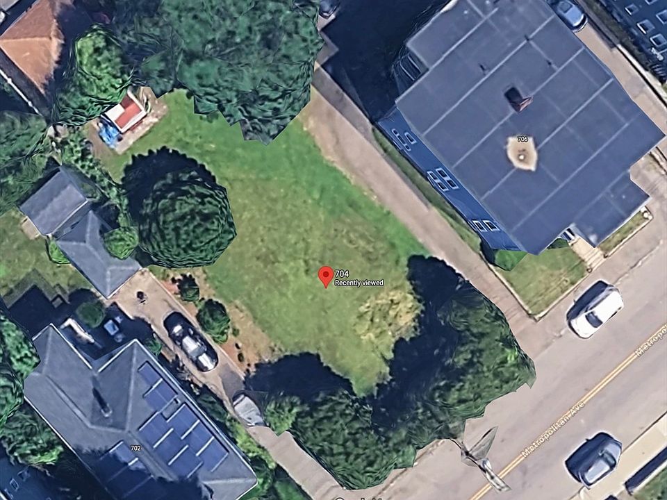 2nd image of 704 Metropolitan Ave