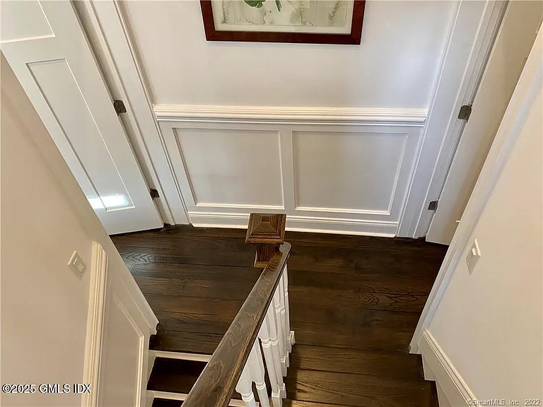 84 E Putnam Ave — Photo 19