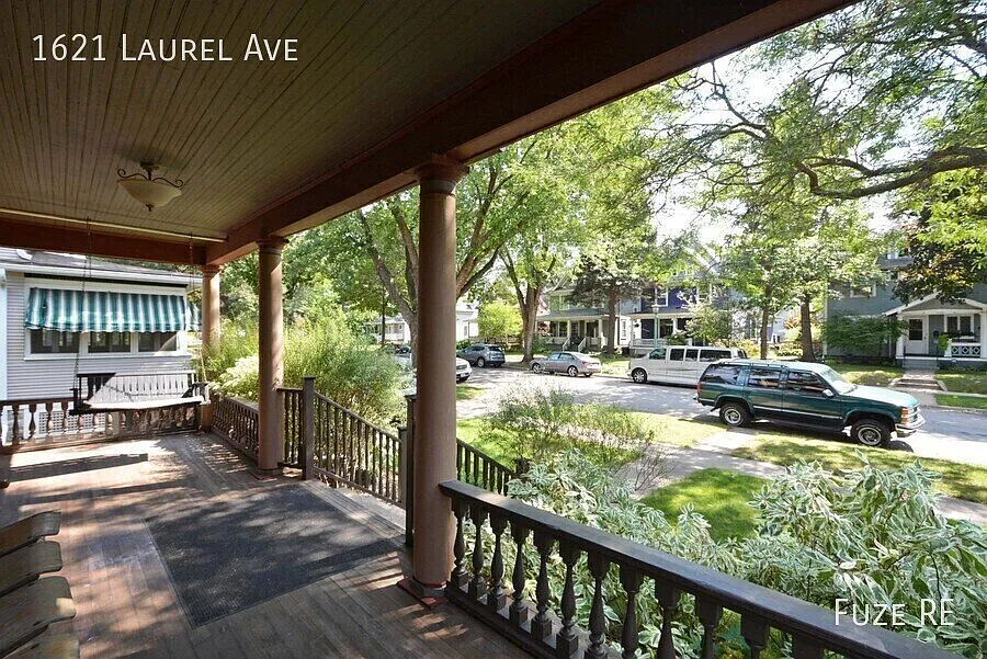 Charming 4BR Duplex in Merriam Park - Available 9/11! — Photo 2